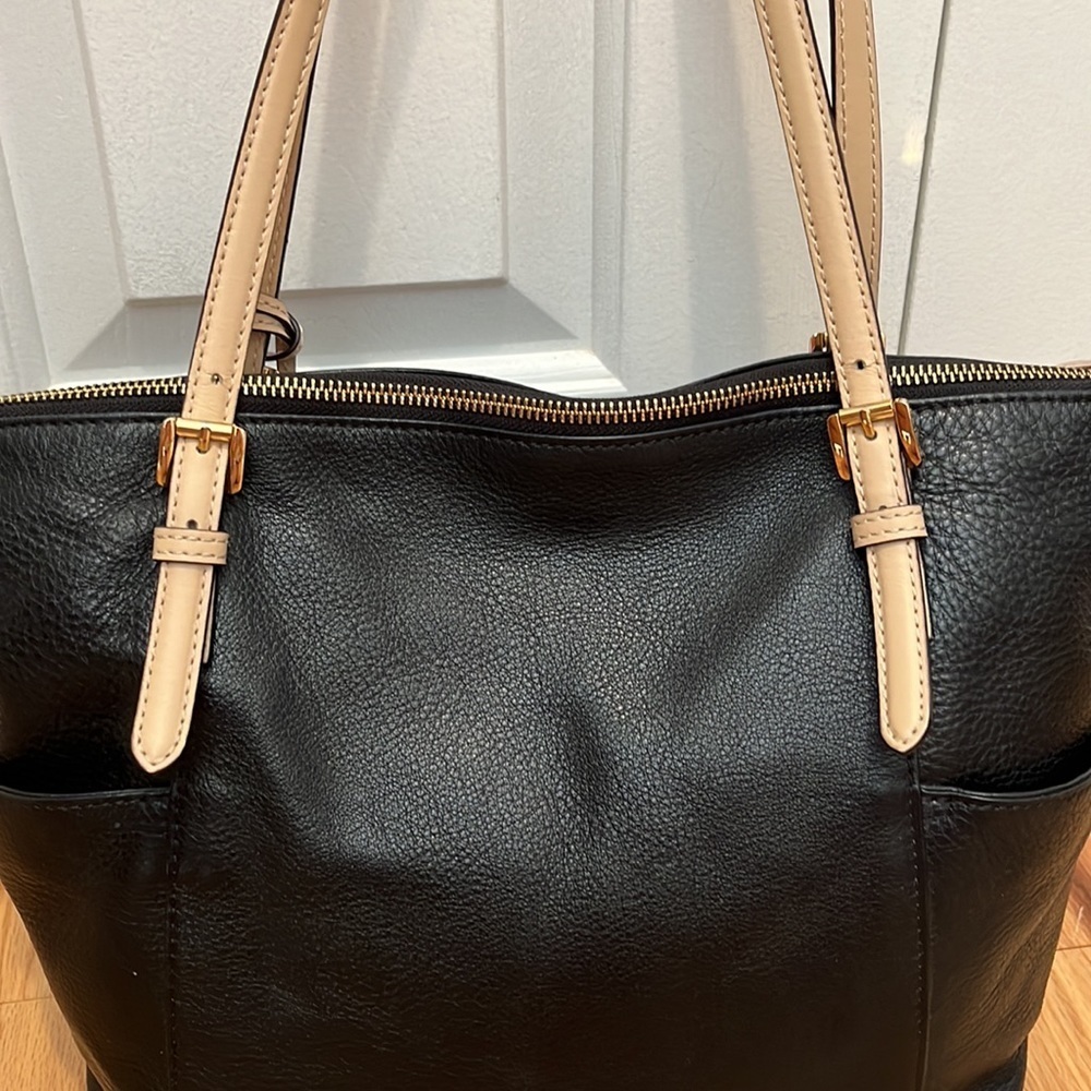 Michael Kors Black & Tan Pebbled leather Jet set tote bag - Picture 6 of 11